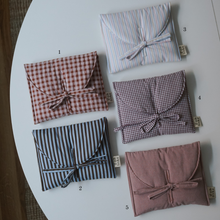 Lade das Bild in den Galerie-Viewer, Stricknadeltasche