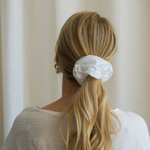 Lade das Bild in den Galerie-Viewer, Scrunchie - Malin