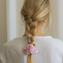 Lade das Bild in den Galerie-Viewer, Scrunchie - Streifen rosa
