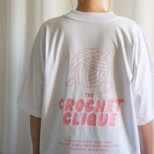 Lade das Bild in den Galerie-Viewer, T-SHIRT | The Crochet Clique