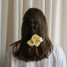 Lade das Bild in den Galerie-Viewer, Scrunchie - Sunshine