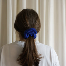 Lade das Bild in den Galerie-Viewer, Scrunchie - blau