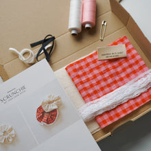 Lade das Bild in den Galerie-Viewer, Nähbox - Scrunchies