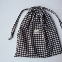 Lade das Bild in den Galerie-Viewer, Strickprojektbeutel | schwarz-ecru kariert