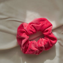 Lade das Bild in den Galerie-Viewer, Scrunchie - nicki pink