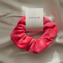 Lade das Bild in den Galerie-Viewer, Scrunchie - nicki pink