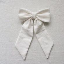 Lade das Bild in den Galerie-Viewer, Haarschleife - Leinen weiß