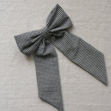 Lade das Bild in den Galerie-Viewer, Haarschleife - schwarz kariert