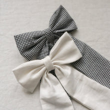 Lade das Bild in den Galerie-Viewer, Haarschleife - schwarz kariert