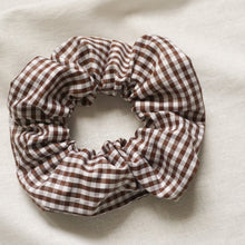 Lade das Bild in den Galerie-Viewer, Scrunchie - braun kariert