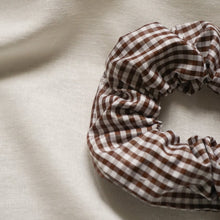 Lade das Bild in den Galerie-Viewer, Scrunchie - braun kariert