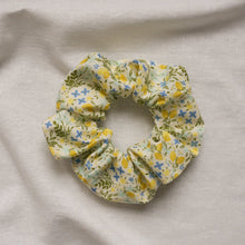 Lade das Bild in den Galerie-Viewer, Scrunchie - Zitrone
