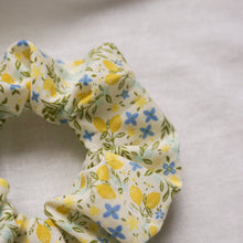 Lade das Bild in den Galerie-Viewer, Scrunchie - Zitrone