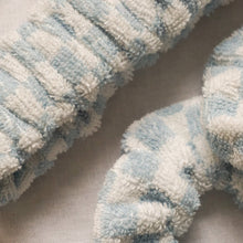 Lade das Bild in den Galerie-Viewer, Frottee Haarband & Scrunchies - hellblau kariert