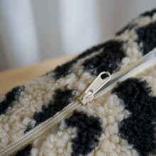 Lade das Bild in den Galerie-Viewer, Kosmetiktasche Teddy BIG, Leo