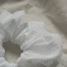 Lade das Bild in den Galerie-Viewer, Scrunchie - Malin