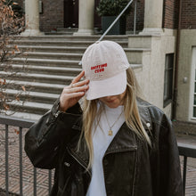 Lade das Bild in den Galerie-Viewer, Cap | Knitting Club