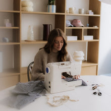 Lade das Bild in den Galerie-Viewer, Näh-Workshop für Anfänger*innen - Intensiv-Gruppenkurs