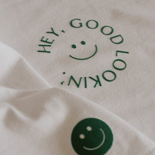 Lade das Bild in den Galerie-Viewer, Bügelbild | Hey Good Lookin'