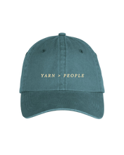 Lade das Bild in den Galerie-Viewer, Cap | Yarn > People
