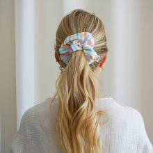 Lade das Bild in den Galerie-Viewer, Scrunchie - Pastellstreifen
