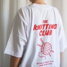 Lade das Bild in den Galerie-Viewer, T-SHIRT | The Knitting Club
