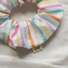 Lade das Bild in den Galerie-Viewer, Scrunchie - Pastellstreifen
