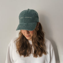 Lade das Bild in den Galerie-Viewer, Cap | Yarn > People
